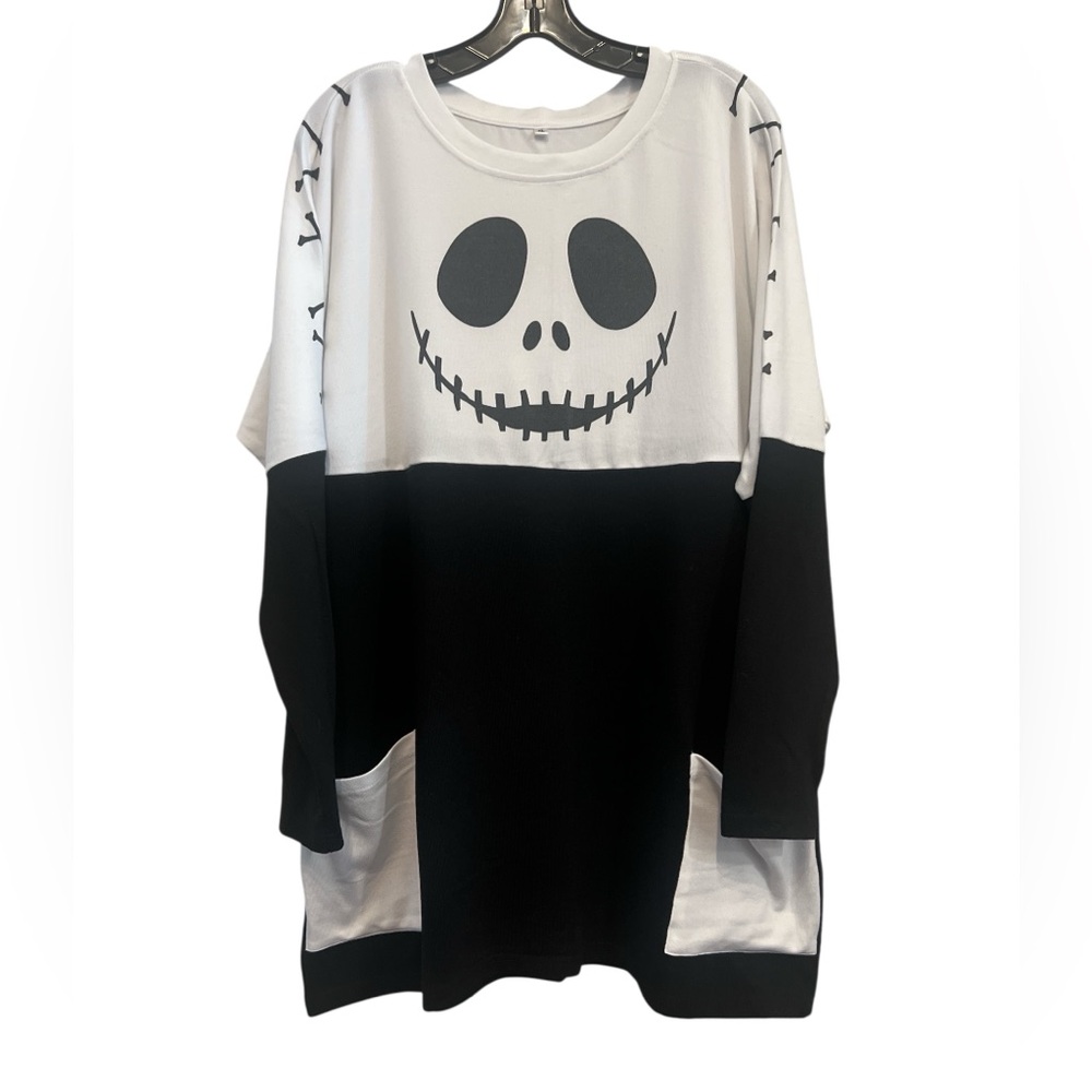 Black and White Graphic Sweatshirt